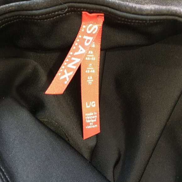 SPANX Sara Blakely Black Textured Pull On Shaping Slimming Leggings Pant - Picture 2 of 8